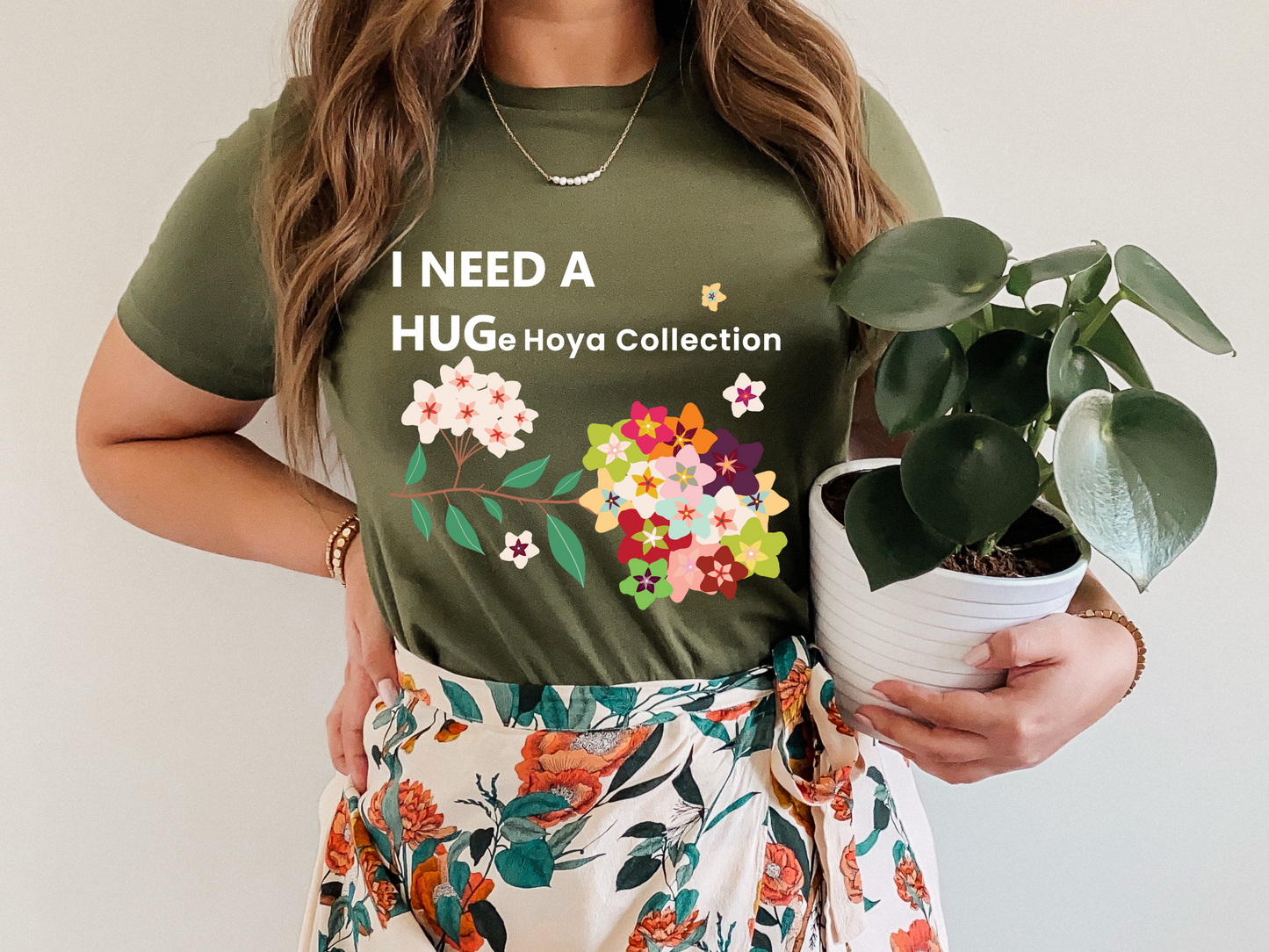 HOYAHOLIC I NEED A HUGE HOYA COLLECTION SHORT SLEEVE TEE