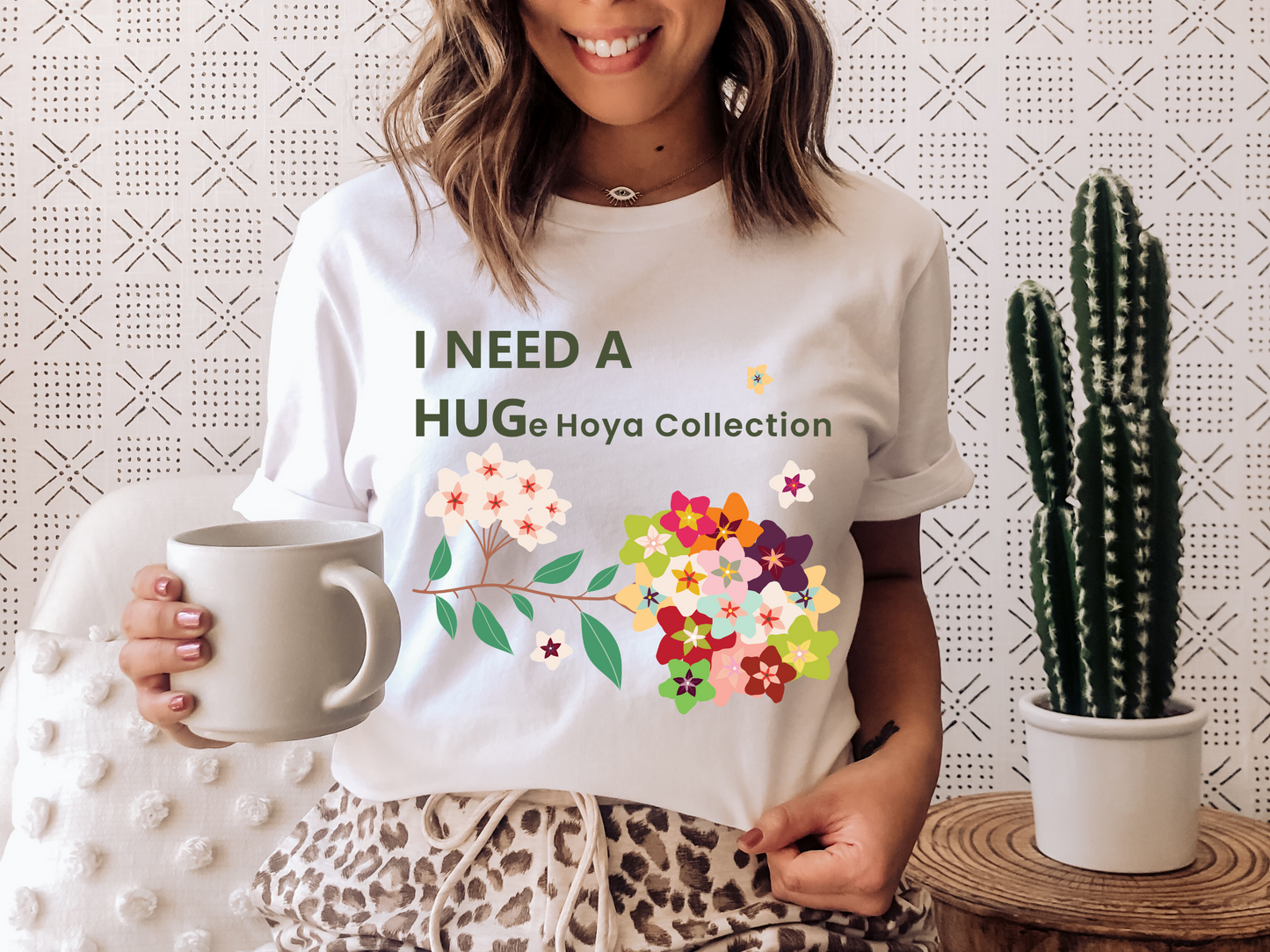 HOYAHOLIC I NEED A HUGE HOYA COLLECTION SHORT SLEEVE TEE
